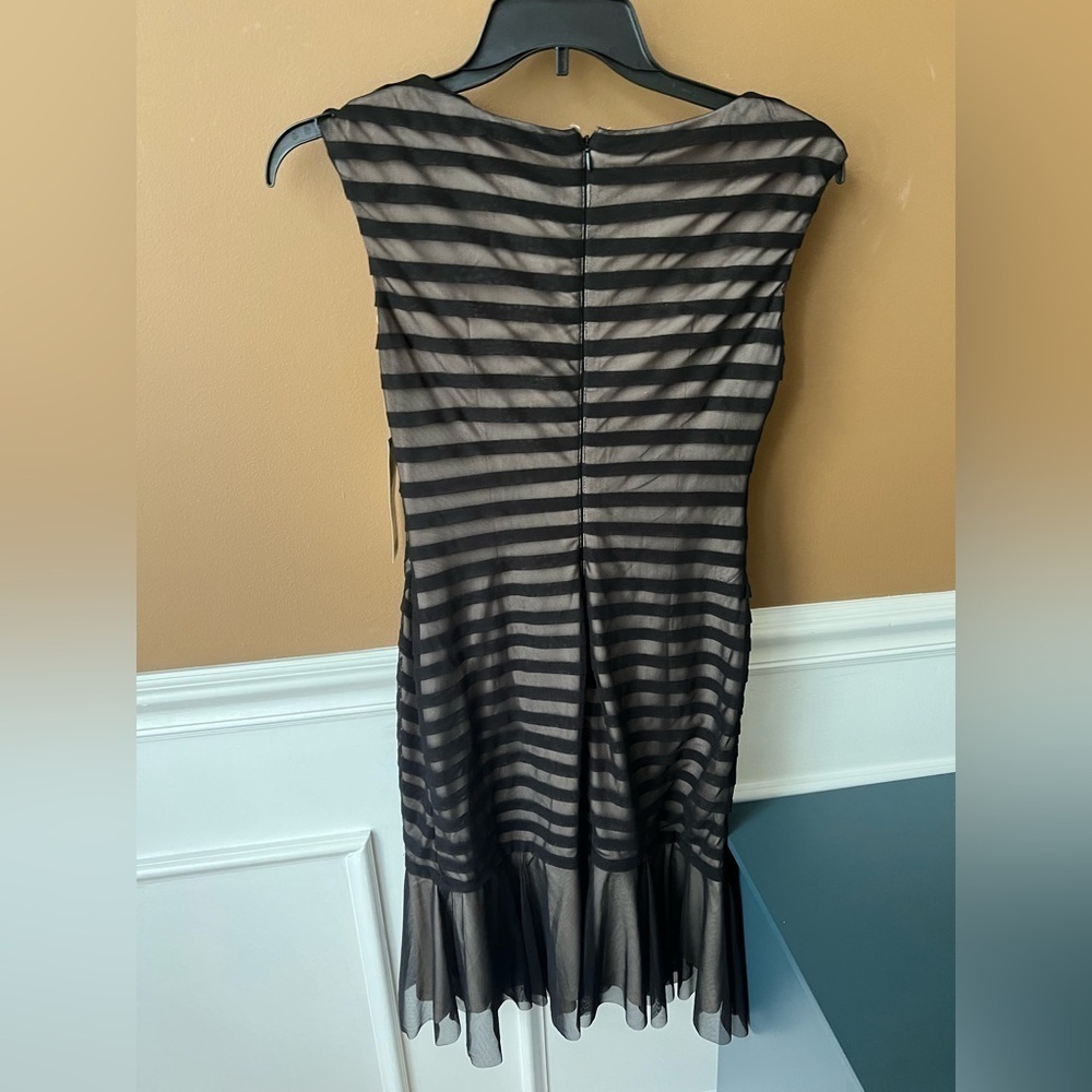 London Times Black Nude Asymmetrical Sheath Dress Size 8 - Picture 5 of 6